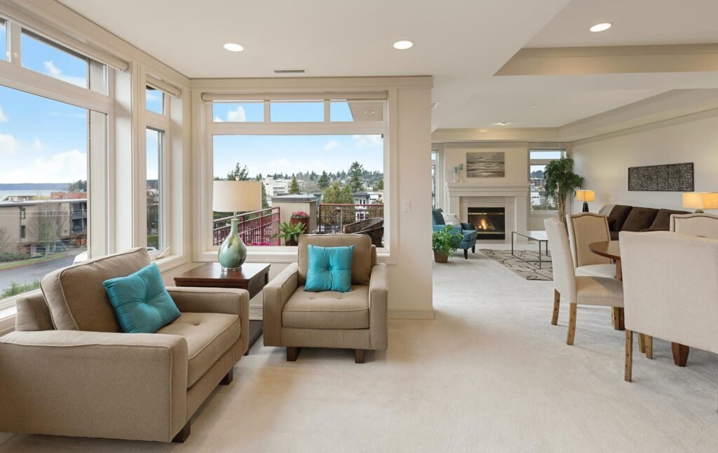 Sala comedor con diseño minimalista elegante